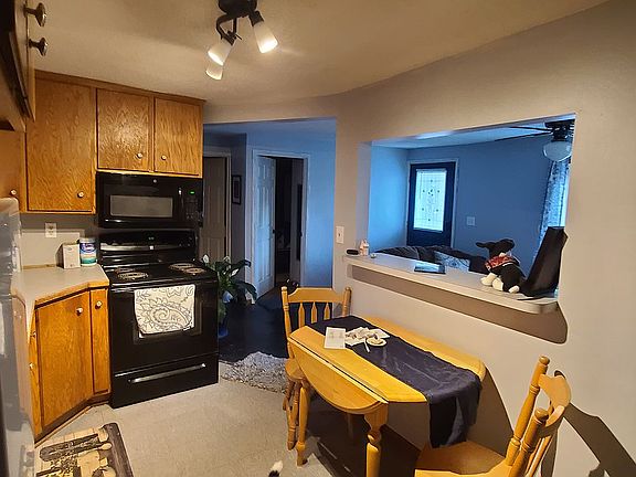 Open floor plan!