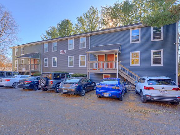 2nd image of 208 Wharton St SE #E