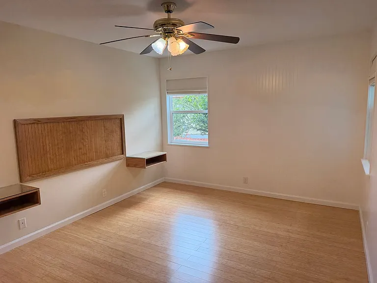 215 Woodlawn Dr — Photo 8