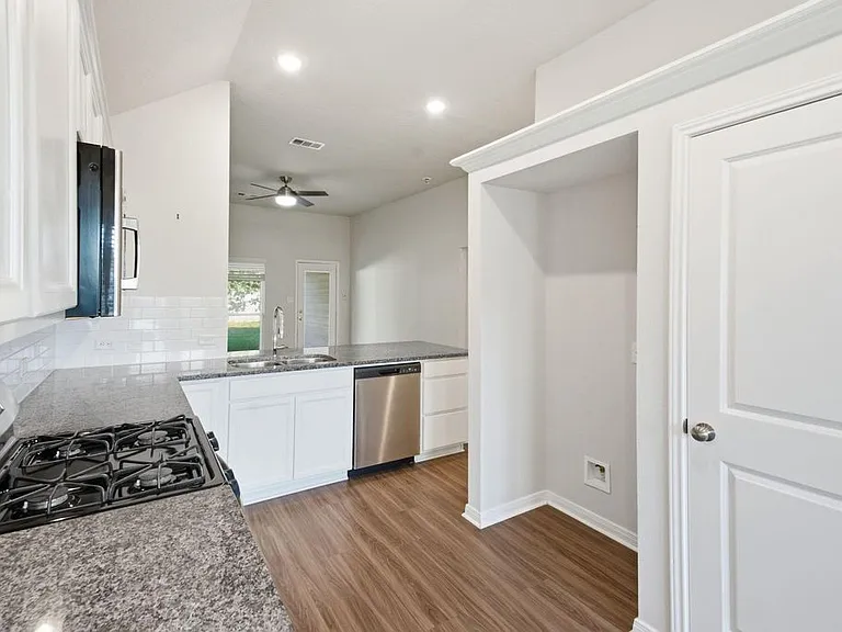 11962 Sunshine Park Dr N — Photo 14