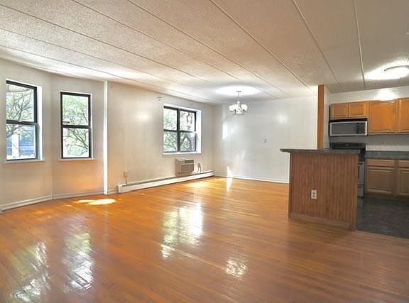 3rd image of 11 Gates Ave #D