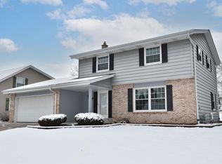 520 W Beutel Rd, Port Washington, WI 53074