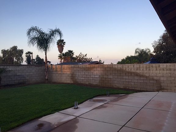 4th image of 16047 Katherine St