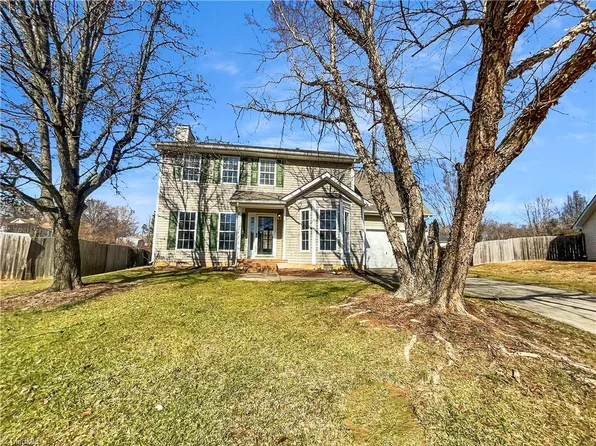 14 Chadbury Ct, Greensboro, NC 27407