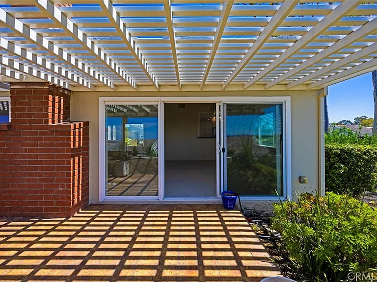 22821 Mariano Dr — Photo 47