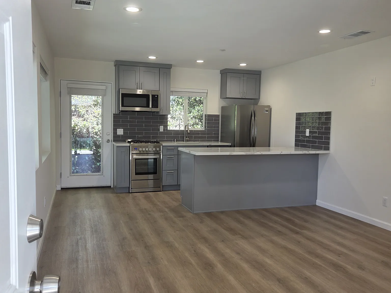 7226 Maynard Ave — Photo 1