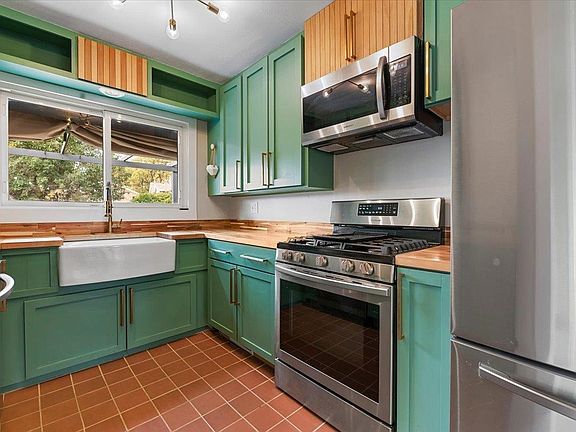 2nd image of 4127 Pleasant Dr
