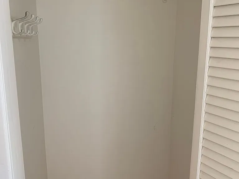 114 Southampton Ct #1 — Photo 18