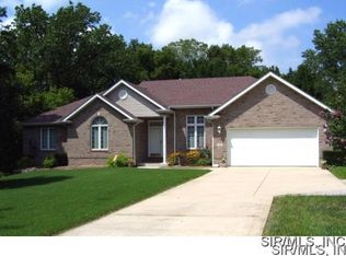 24 Ridgefield Dr, Troy, IL
