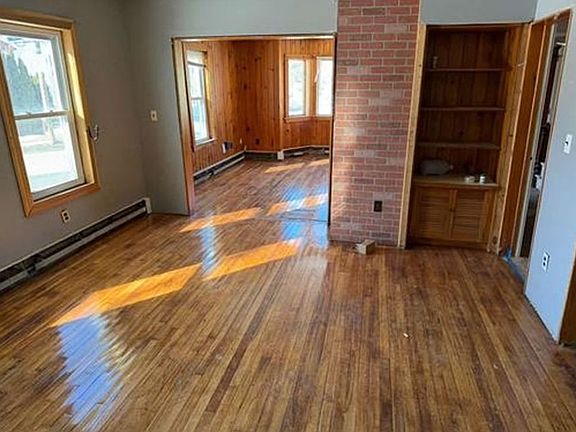 5th image of 77 Stillwater Ave