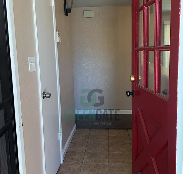 2305 Rose Ave — Photo 5