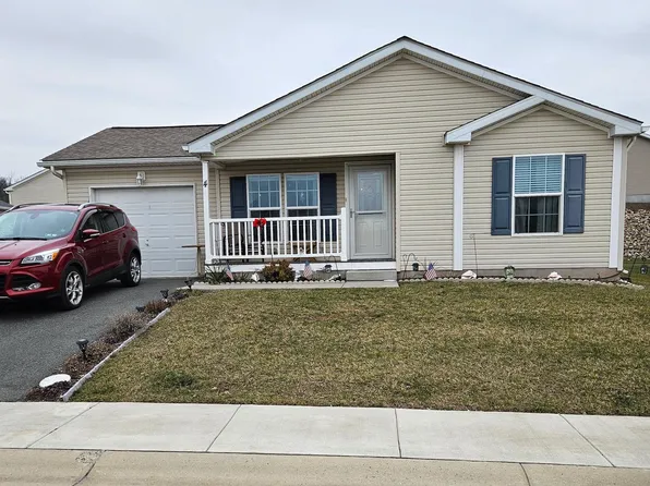 4 Gridley St, Douglassville, PA 19518