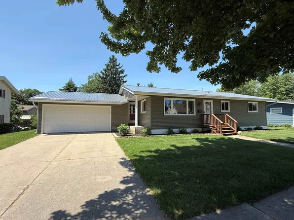 3101 17th St, Menominee, MI 49858