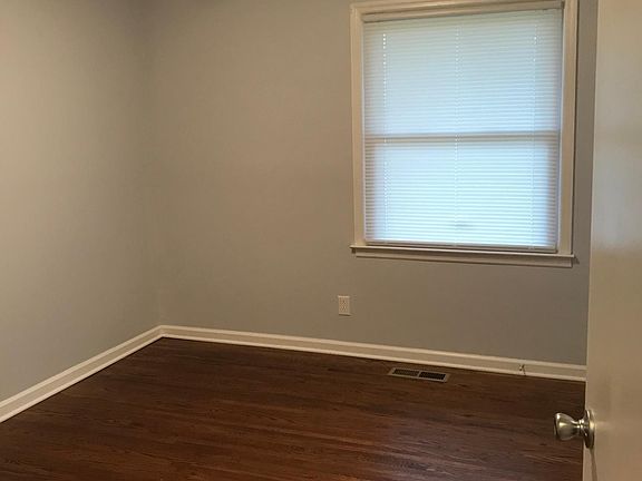 4th image of 227 Orleans Dr
