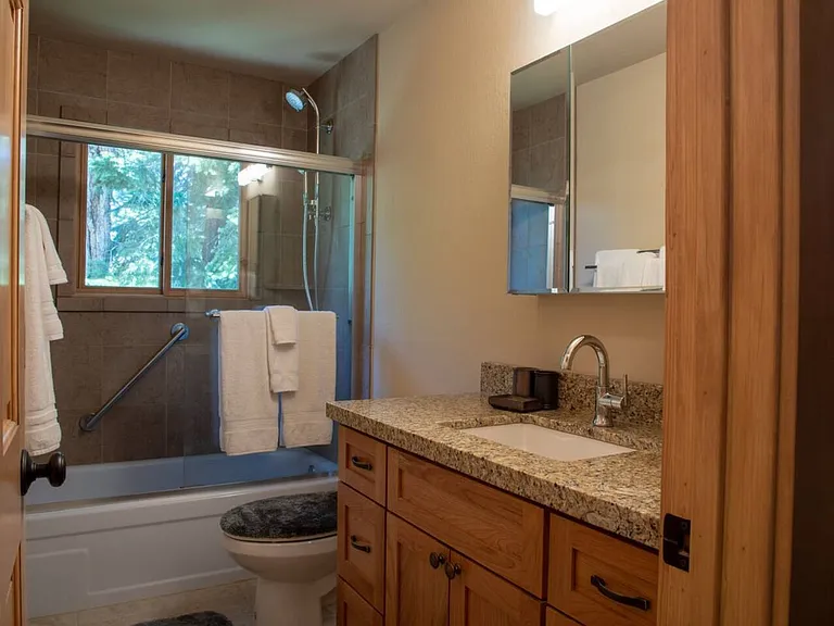468 Nightingale Rd — Photo 15