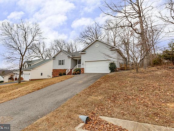 2nd image of 10320 Watford Ln