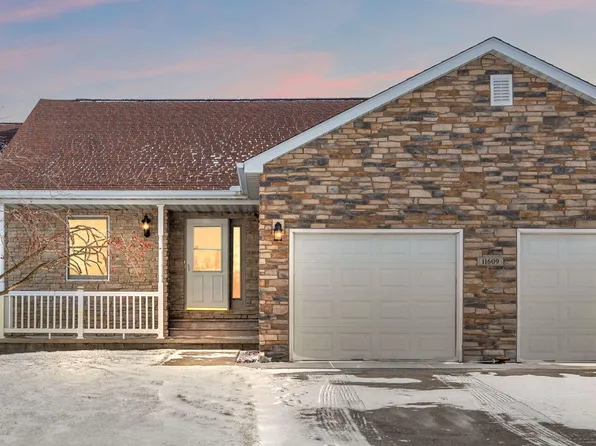 11609 Salyer Dr, Wheatfield, IN 46392