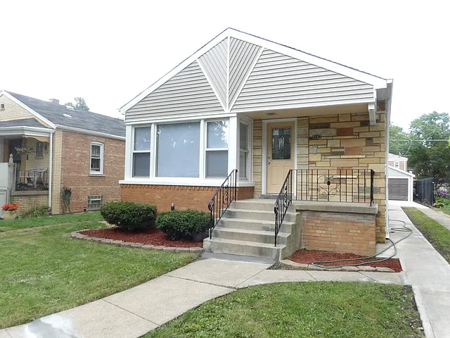 9147 S May St photo 1