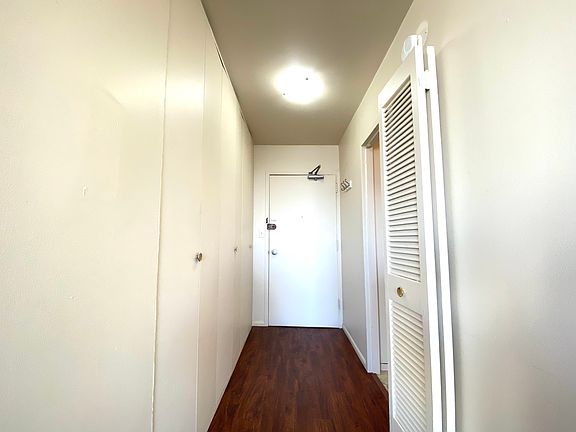 5th image of 1455 N Sandburg Ter APT 1803