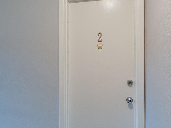 4th image of 1848 Ashland Ave APT 2
