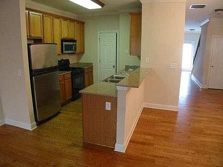 Kitchen with breakfast bar