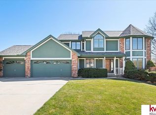2813 Courtney Cir, Bellevue, NE 68123