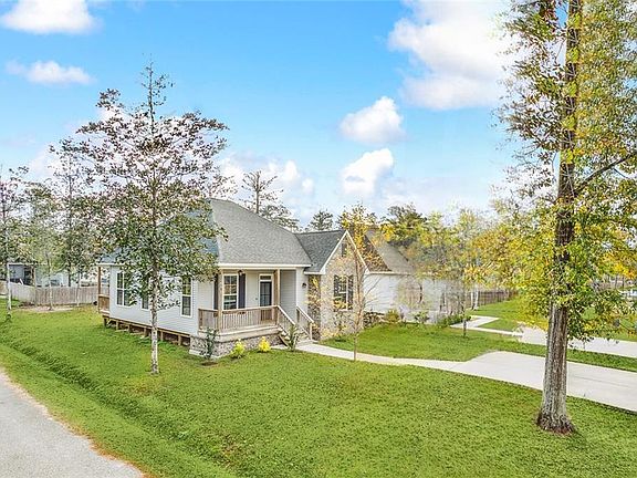 3rd image of 60486 Coral St