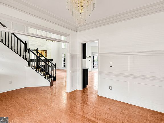 5th image of 1229 Crescentwood Ln