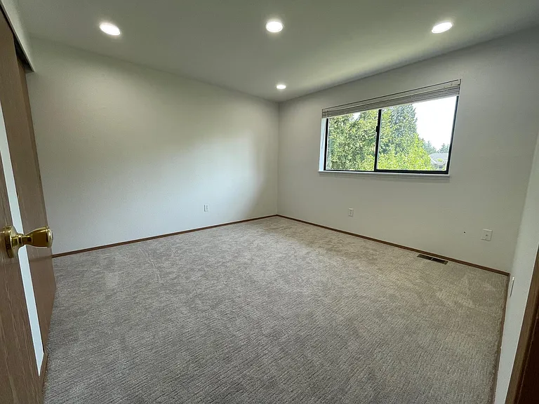 2720 NE 21st St — Photo 19