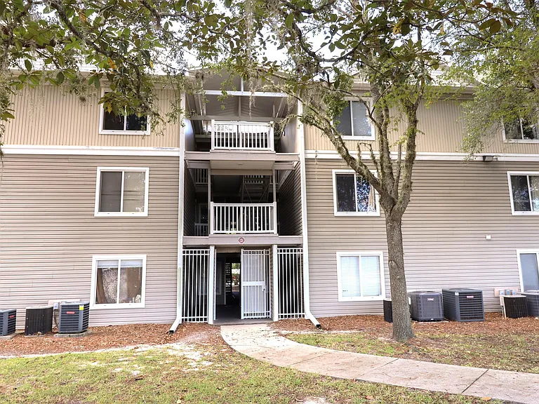 4000 SW 23rd St #5-307 — Photo 7