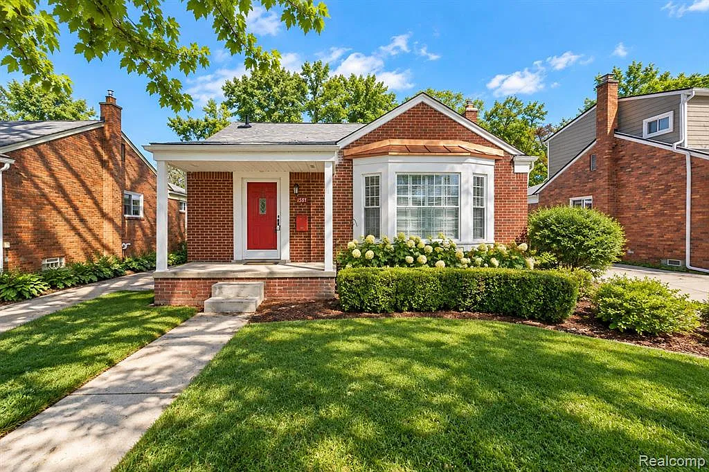 4 bed, 2.0 bath, 2242 sqft, $2,750 — Photo 1