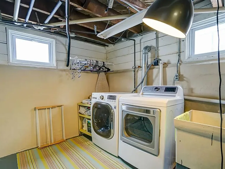 2514 E Johnson St — Photo 22