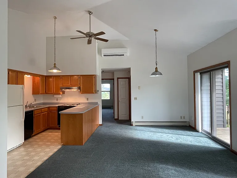 8818 Reed Hill Rd #5 — Photo 3