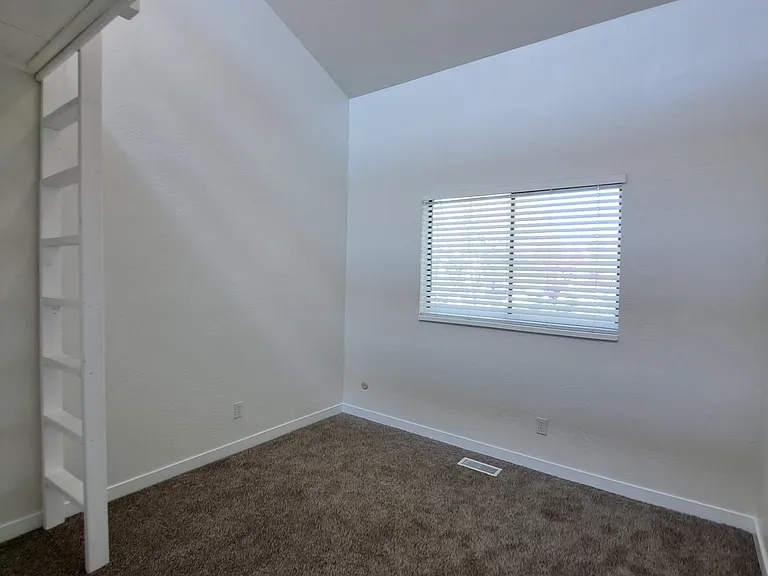 1492 W Parkside Dr #1 — Photo 27