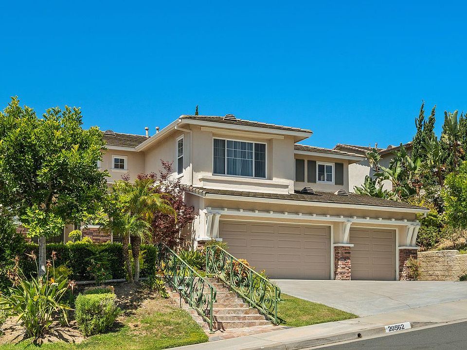1st image of 20562 Crestline Dr