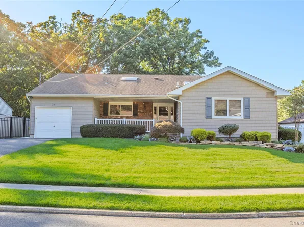 24 Kingswood Drive, Old Bethpage, NY 11804