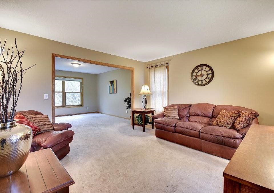 1st image of 1325 Woodlawn Cir