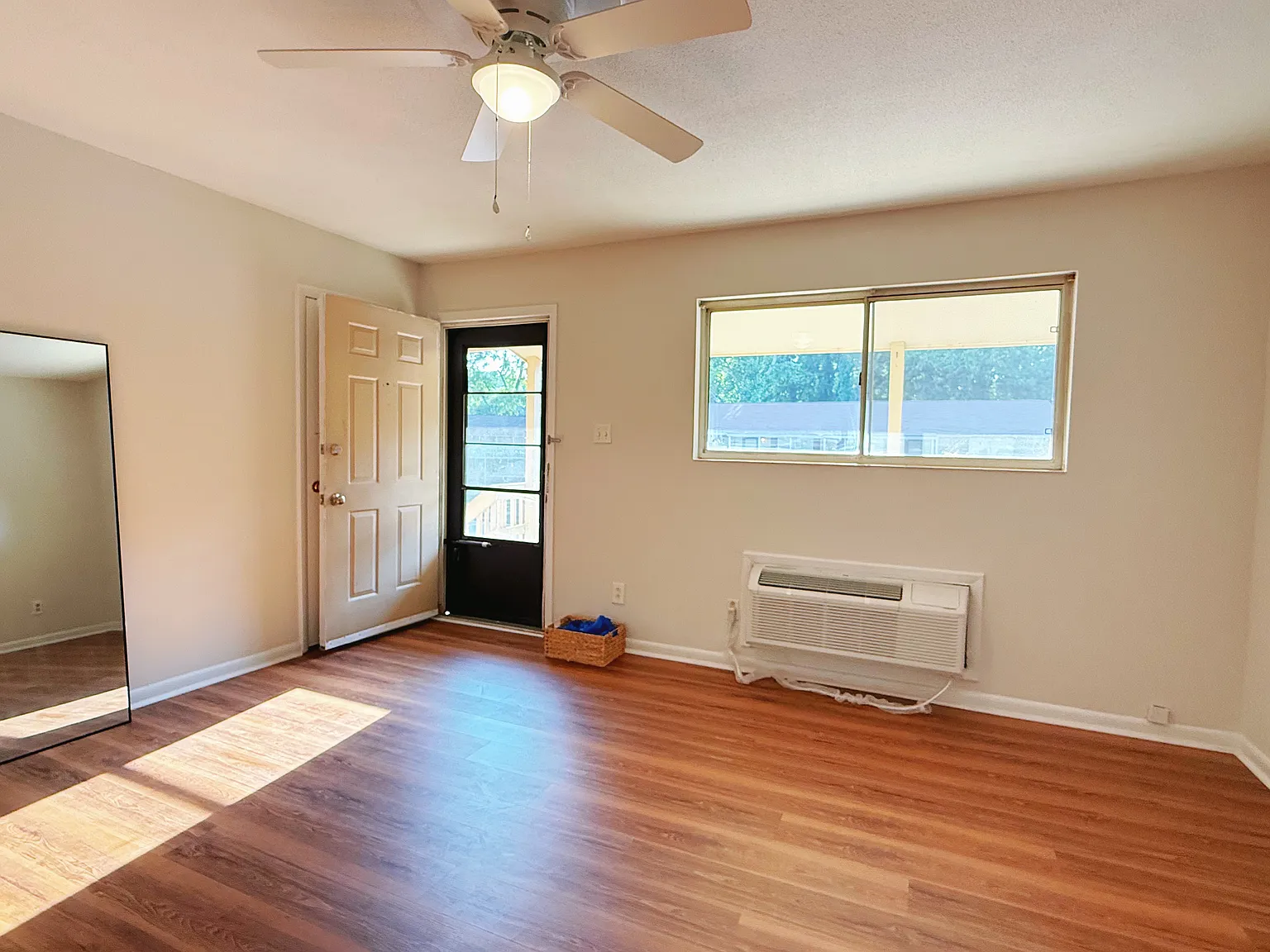 1 bed, 704 sqft, $1,100 — Photo 4