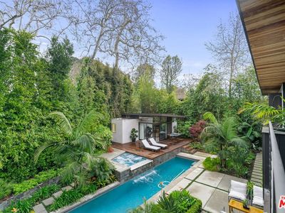 2496 Mandeville Canyon Rd, Los Angeles, CA, 90049