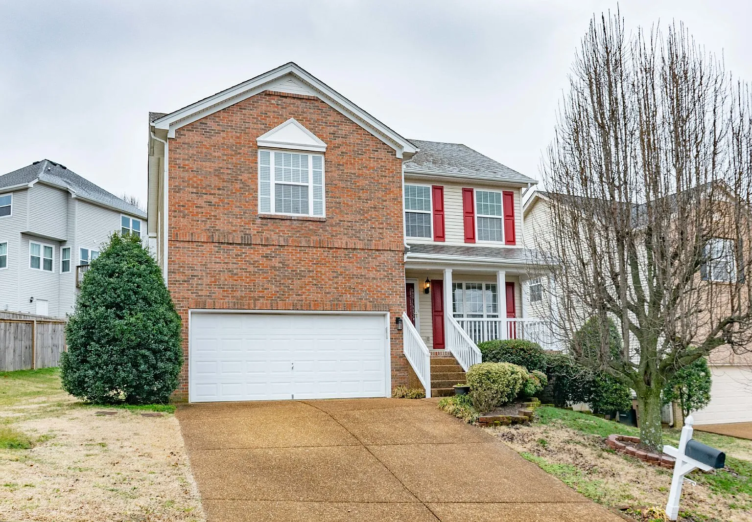 4 bed, 2.5 bath, 1965 sqft, $2,500 — Photo 1