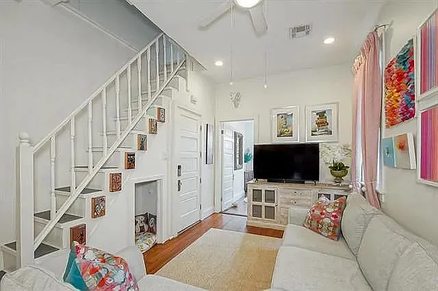 6034 Perrier St — Photo 7