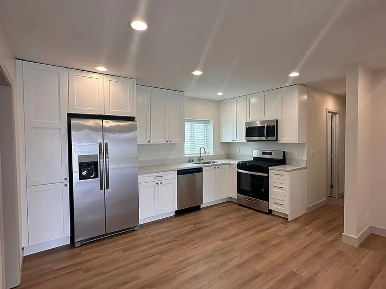906 Emory Street 931 #933 — Photo 1
