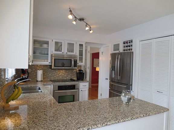 2nd image of 19 Windsor Dr