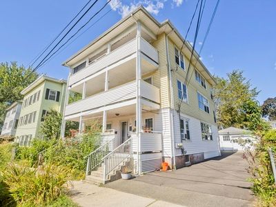 21 Tourtelotte Ave, Chicopee, MA, 01013