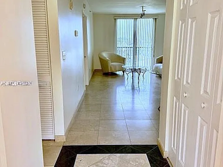 8888 Collins Ave #314 — Photo 4