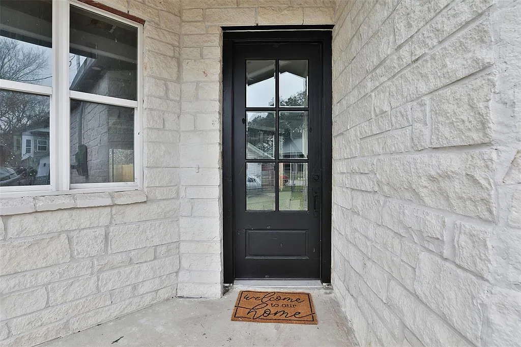 4 bed, 2.5 bath, 1694 sqft, $2,250 — Photo 2