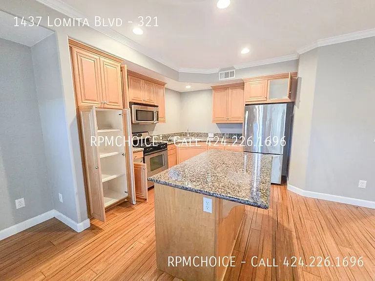 1437 Lomita Blvd #321 — Photo 2