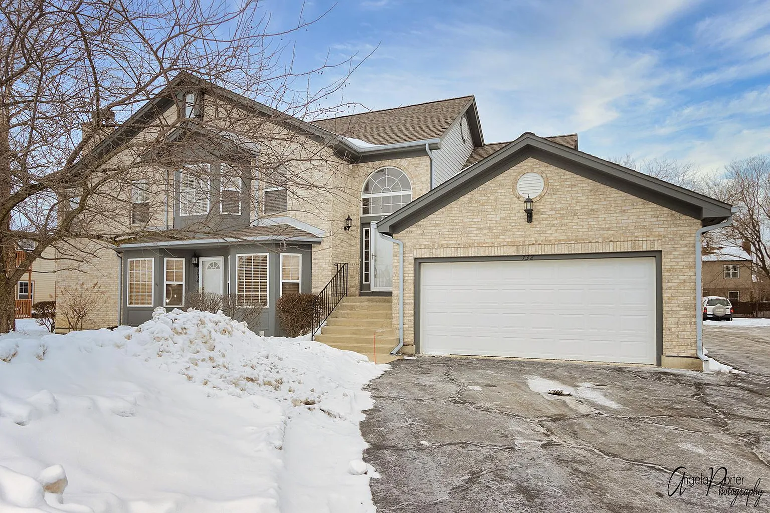 732 Kresswood Dr photo 1