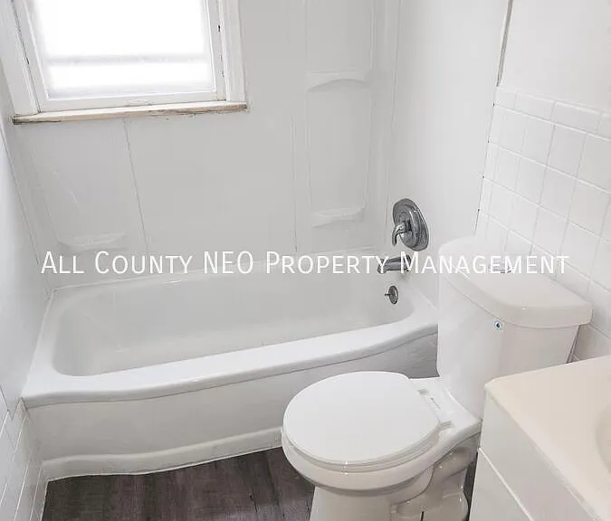 16409 Cloverside Ave — Photo 10