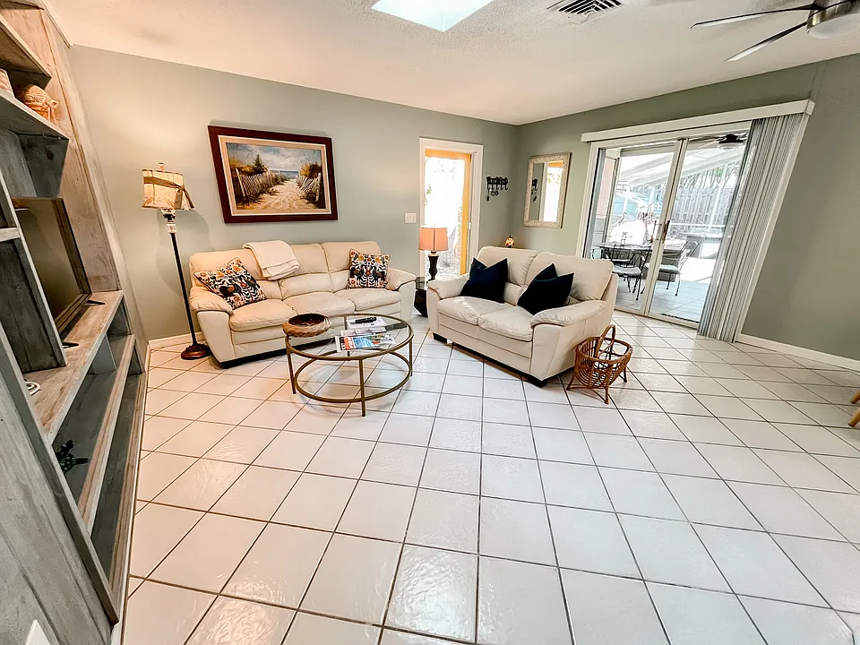 5335 Calle Florida
